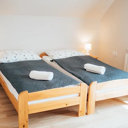 Rodzinny Folker Apartman *